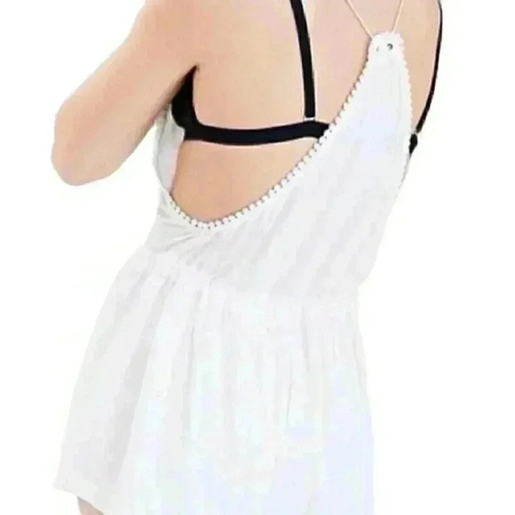 Urban Outfitters Ecoté Cream Pom Pom Trim V Neck Flowy Boho Romper Size XS - Picture 5 of 10